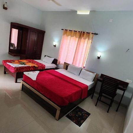 Pkn Homestay Thekkady Kumily 外观 照片
