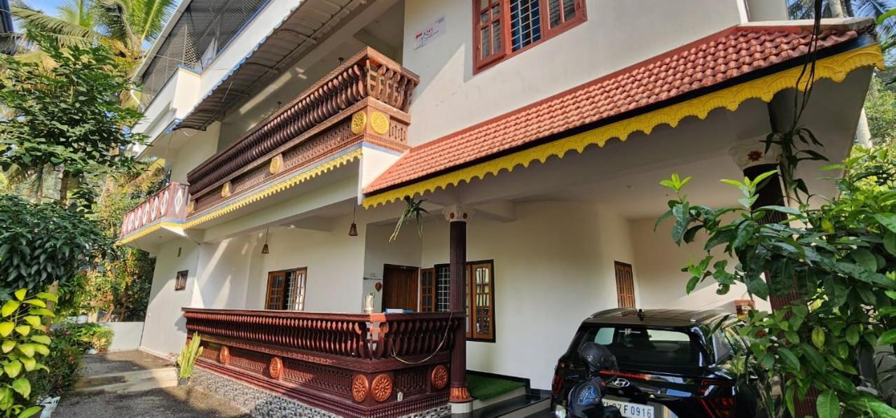 Pkn Homestay Thekkady Kumily 外观 照片
