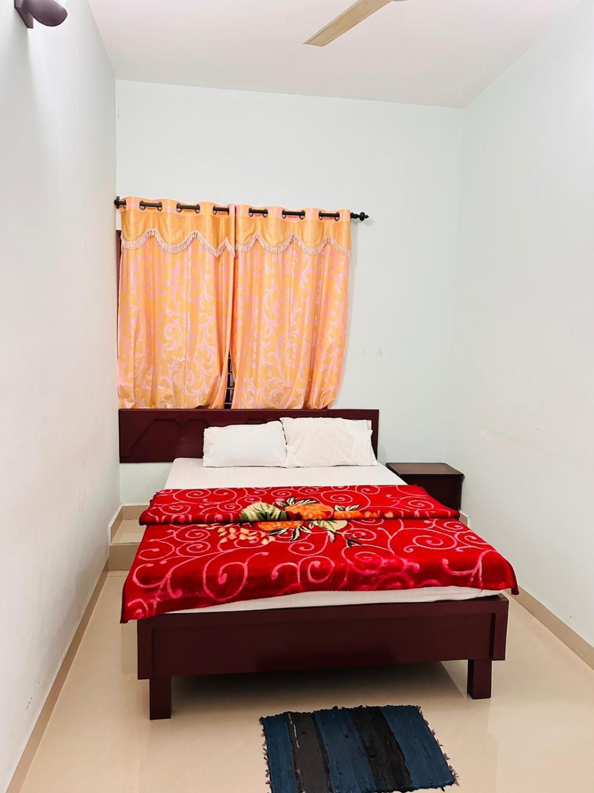 Pkn Homestay Thekkady Kumily 外观 照片