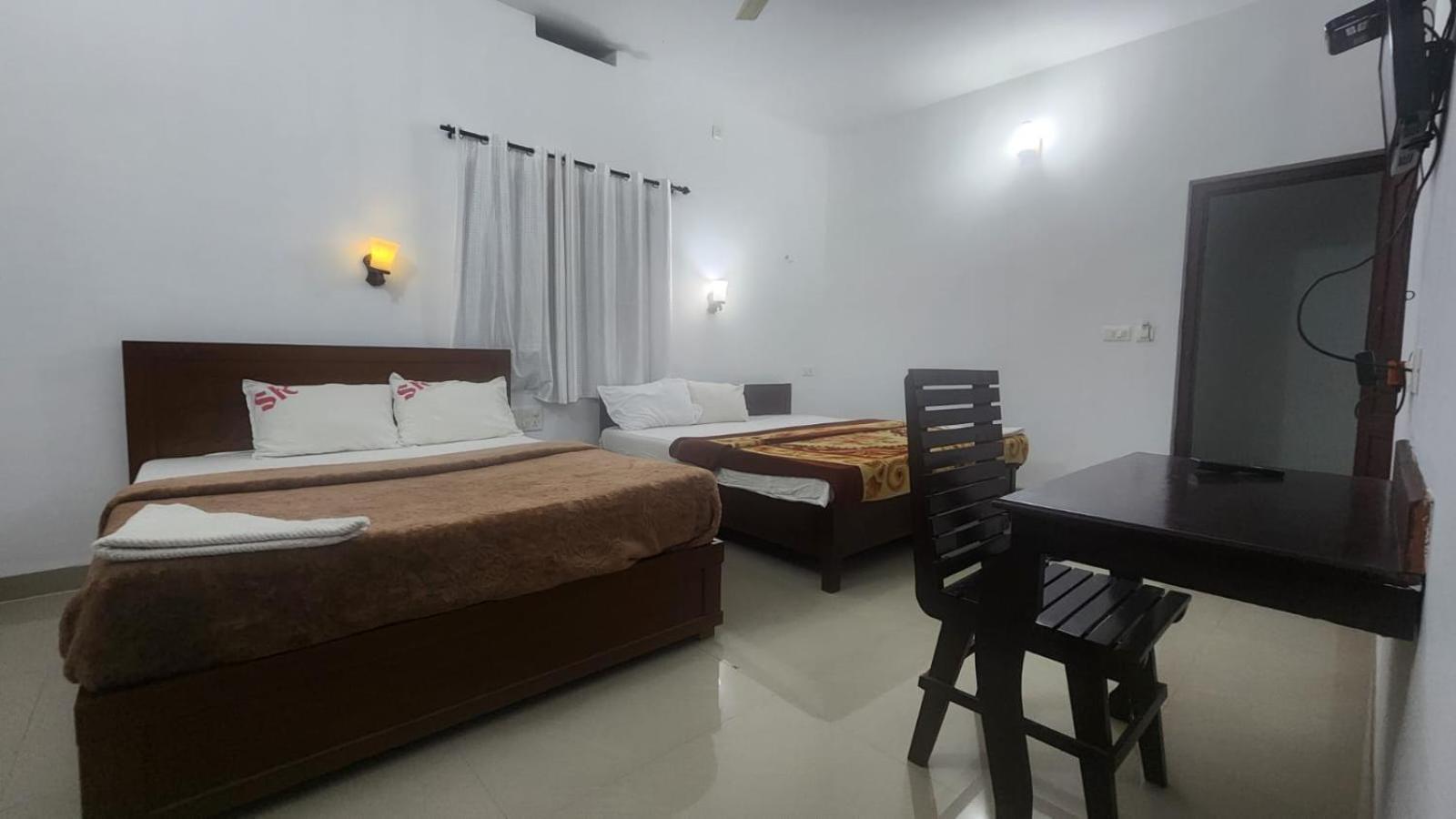 Pkn Homestay Thekkady Kumily 外观 照片