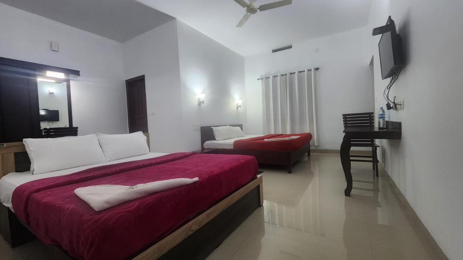 Pkn Homestay Thekkady Kumily 外观 照片